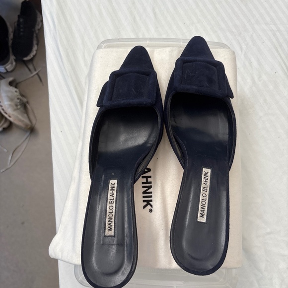 Manolo Blahnik suede kitten heels - Picture 1 of 2